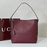 Gucci GG Emblem Medium Shoulder 847452 Bag