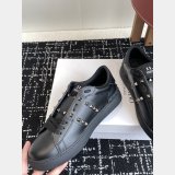 ROCKSTUD UNTITLED SNEAKER IN CALFSKIN LEATHER