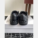 ROCKSTUD UNTITLED SNEAKER IN CALFSKIN LEATHER