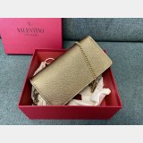 TOP Valentino Garavani Grained Calfskin Clutch