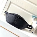 Louis Vuitton 7 Star Discovery Bumbag Taurillon Leather in Black