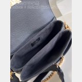 Luxuryin Focuses Oxford Lockme Louis Vuitton Replica M22735 Bag