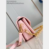 Louis Vuitton Pochette Métis East West M14208 Replica Bag