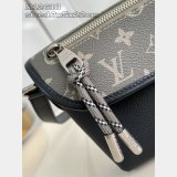 Duplicate Louis Vuitton Pulse Wearable Wallet M12618 Men Bag