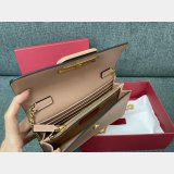 TOP Valentino Garavani Grained Calfskin Clutch