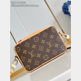 Louis Vuitton Baladeur Wearable Wallet M14062 Leathers Bag