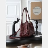 TOP Bottega Veneta Parachute Medium Shoulder bag