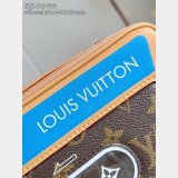 Louis Vuitton Baladeur Wearable Wallet M14062 Leathers Bag