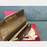 TOP Valentino Garavani Grained Calfskin Clutch