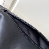 Discovery Bumbag G65 in Black Bags M44388 Replica Louis Vuitton