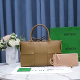 Perfect BOTTEGA VENETA Arco Small Tote Bag 30CM